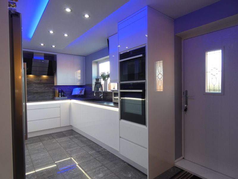 Kitchen- click for photo gallery